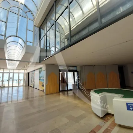 Vue Parking Piscine Tennis Sète